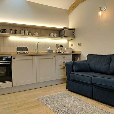 Skittles - Charming One Bedroom Apartment - Parking - Easy Access To Bath 博克斯 外观 照片