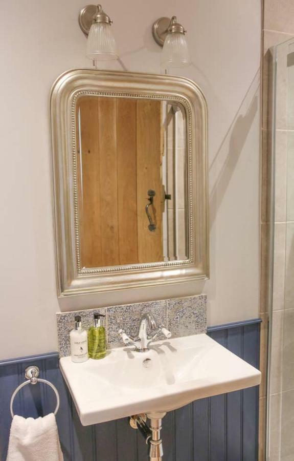 Skittles - Charming One Bedroom Apartment - Parking - Easy Access To Bath 博克斯 外观 照片
